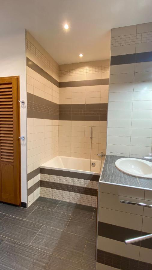T3 De 140M2 Pour 7 Pers- Extra Centre Ajaccio - A 5 Min A Pied Des Plages - Classe 5 Etoiles - Casa Di Artisti Buitenkant foto